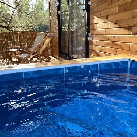 Alpinia Houses&garden Bed & Breakfast *